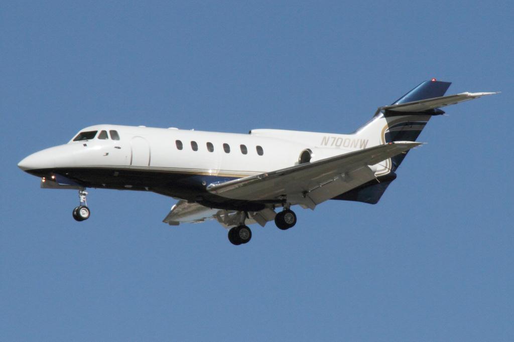 Photo of aircraft N700NW operated by Prestige Aviation LLC
