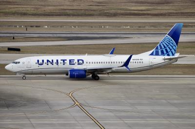 Photo of aircraft N26208 operated by United Airlines