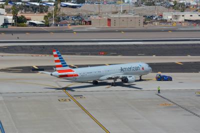 Photo of aircraft N187US operated by American Airlines