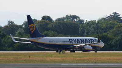 Photo of aircraft EI-EFE operated by Ryanair