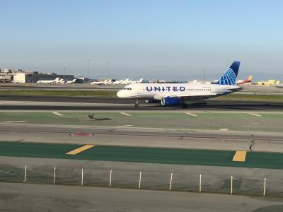 Photo of aircraft N831UA operated by United Airlines