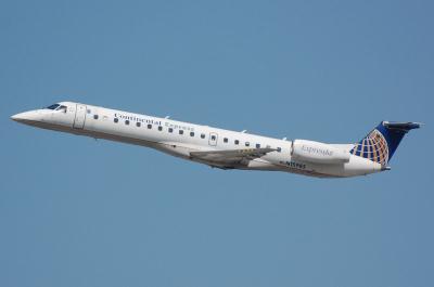 Photo of aircraft N15985 operated by ExpressJet Airlines