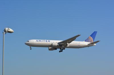 Image of aircraft registration N655UA - A 767-322(ER) operated by United Airlines