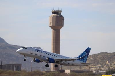 Photo of aircraft N85376 operated by United Express