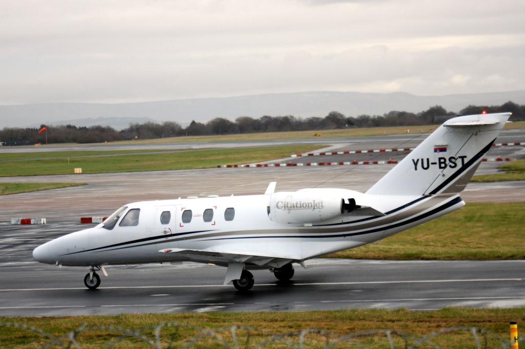 Photo of aircraft YU-BST operated by United Eagle Doo