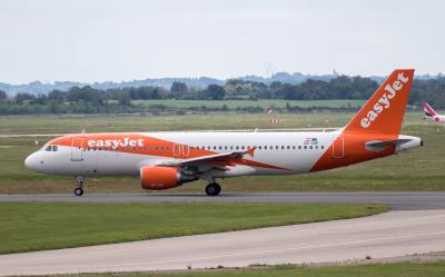 Photo of aircraft OE-INP operated by easyJet Europe