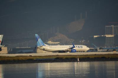 Photo of aircraft N39416 operated by United Airlines