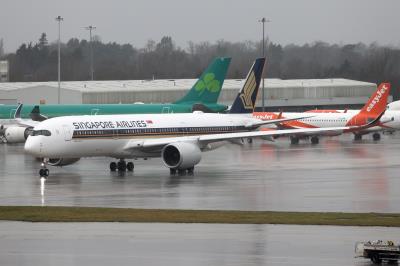 Photo of aircraft 9V-SJG operated by Singapore Airlines