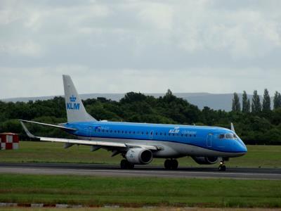 Photo of aircraft PH-EZS operated by KLM Cityhopper