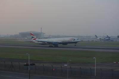 Image of aircraft registration G-YMMI - A 777-236(ER) operated by British Airways