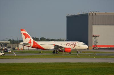 Photo of aircraft C-FYJG operated by Air Canada Rouge