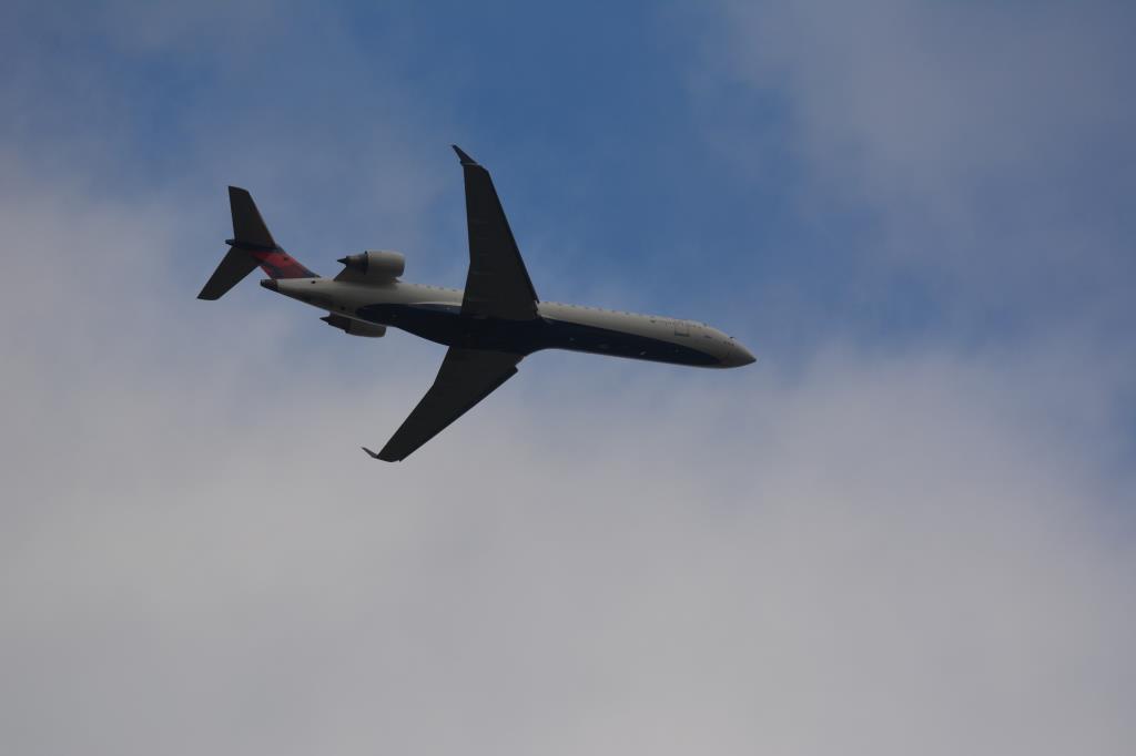 Photo of aircraft N774SK operated by Delta Connection