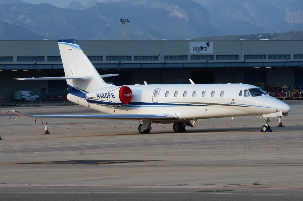 Photo of aircraft N100PE operated by Eastbourne Express LLC