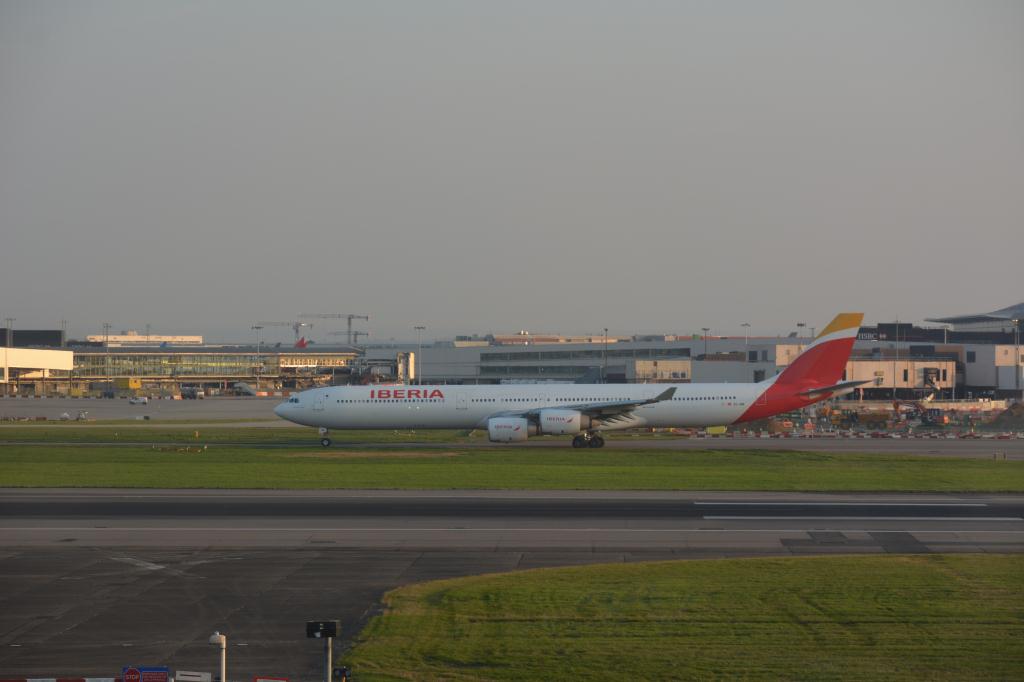 Photo of aircraft EC-IQR operated by Iberia