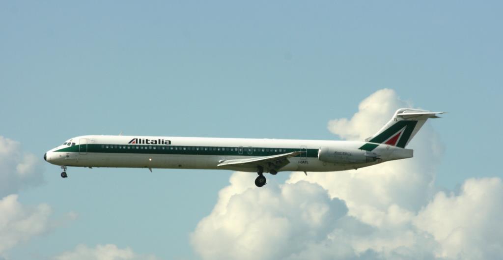 Photo of aircraft I-DATL operated by Alitalia