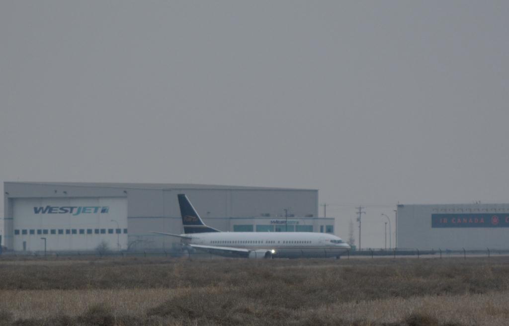 Photo of aircraft C-FLHJ operated by Flair Airlines