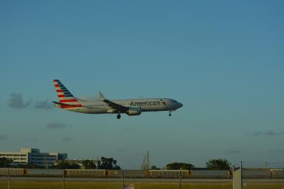 Photo of aircraft N324RA operated by American Airlines