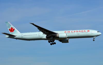 Image of aircraft registration C-FIVQ - A 777-333(ER) operated by Air Canada