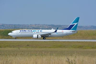 Photo of aircraft C-FUMF operated by WestJet