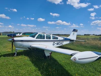 Photo of aircraft G-MOAC operated by Thomas William Gilbert