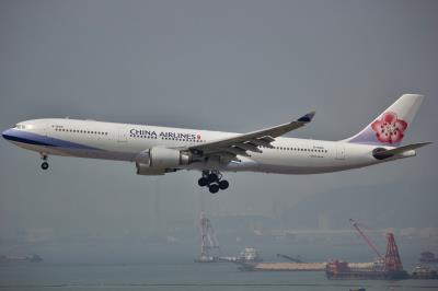 Photo of aircraft B-18316 operated by China Airlines