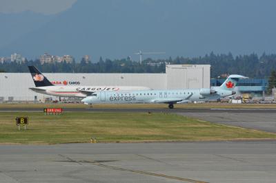Photo of aircraft C-FJZD operated by Air Canada Express