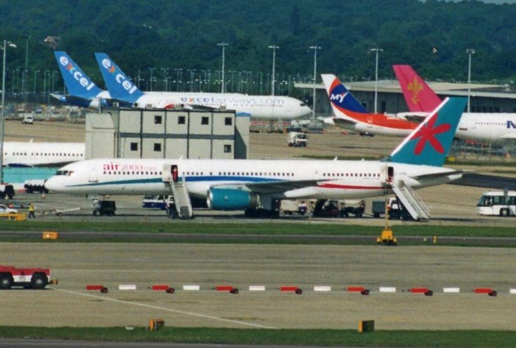 Photo of aircraft G-OOBC operated by Air 2000