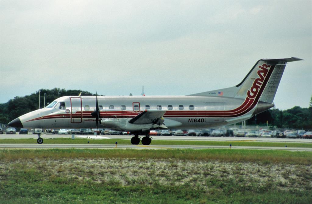 Photo of aircraft N164D operated by Comair