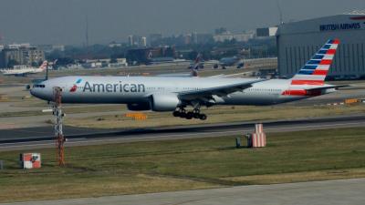 Photo of aircraft N728AN operated by American Airlines