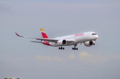 Photo of aircraft EC-NVR operated by Iberia