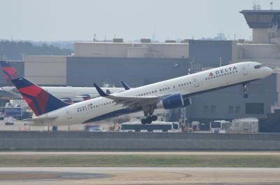 Photo of aircraft N669DN operated by Delta Air Lines
