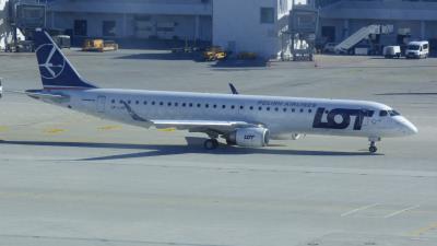 Photo of aircraft SP-LNF operated by LOT - Polish Airlines