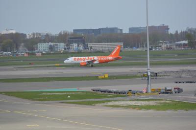 Photo of aircraft G-EJAR operated by easyJet