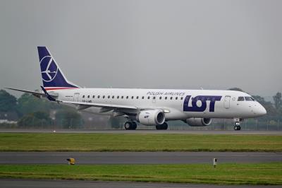 Photo of aircraft SP-LMD operated by LOT - Polish Airlines