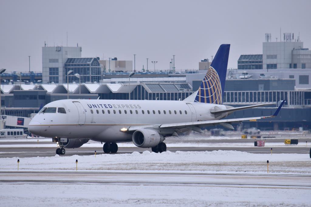 Photo of aircraft N645RW operated by Shuttle America