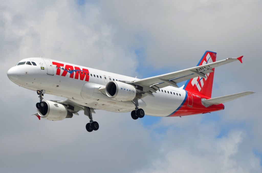 Photo of aircraft PR-MHJ operated by TAM Linhas Aereas