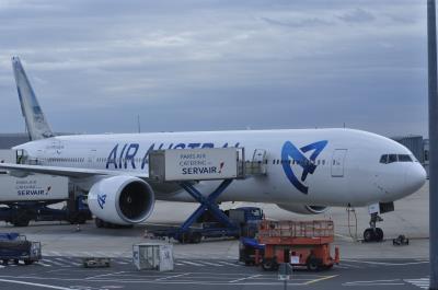 Photo of aircraft F-OREU operated by Air Austral