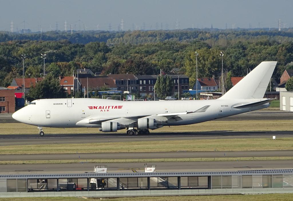 Photo of aircraft N976BA operated by Boeing Aircraft Holding Company