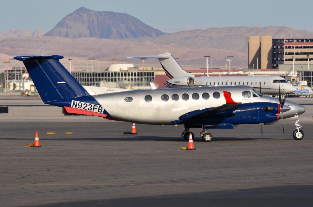 Photo of aircraft N923FB operated by Mammoth Beach LLC
