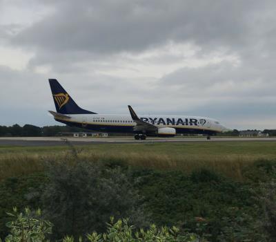 Photo of aircraft EI-FRT operated by Ryanair
