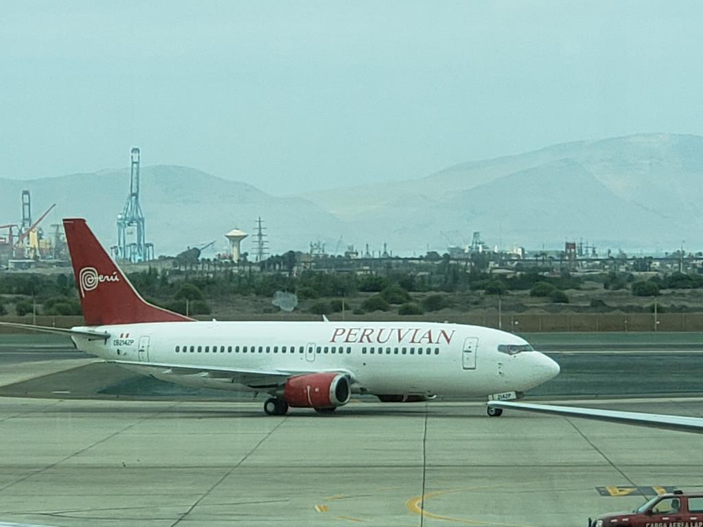 Photo of aircraft OB-2142P operated by Peruvian Airlines