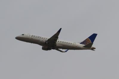 Photo of aircraft N200SY operated by United Express