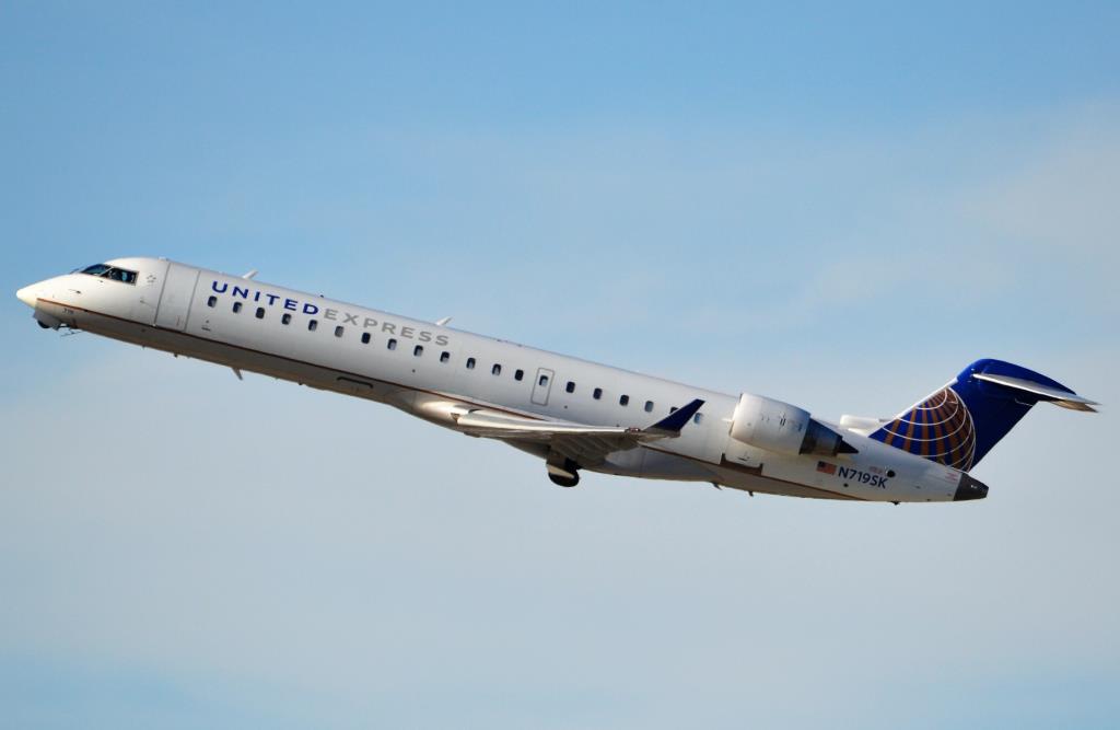Photo of aircraft N719SK operated by United Express