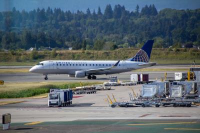 Photo of aircraft N108SY operated by United Express