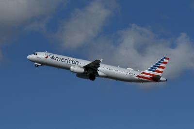 Photo of aircraft N523UW operated by American Airlines