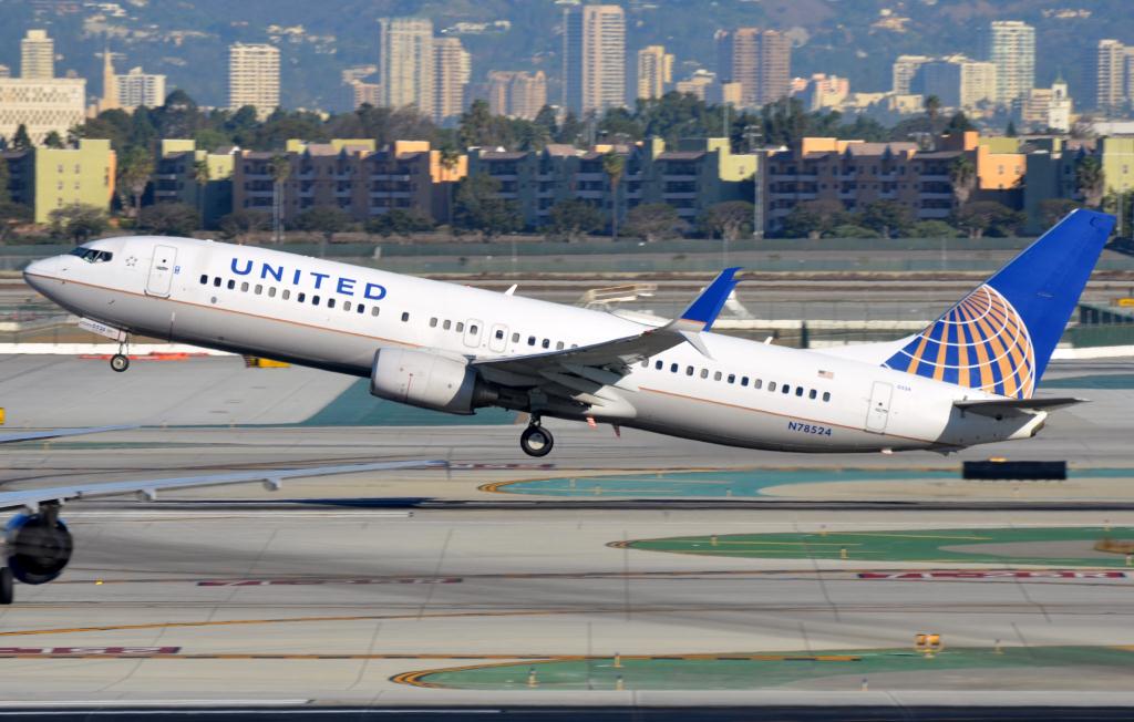Photo of aircraft N78524 operated by United Airlines