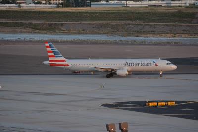 Image of aircraft registration N185UW - A A321-211 operated by American Airlines