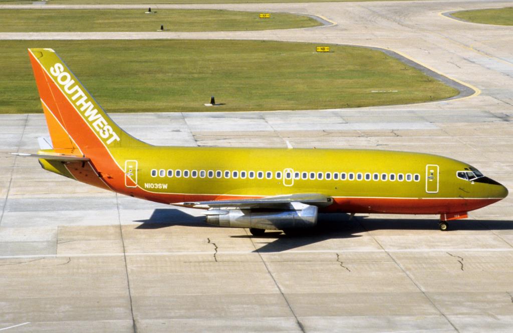 Photo of aircraft N103SW operated by Southwest Airlines