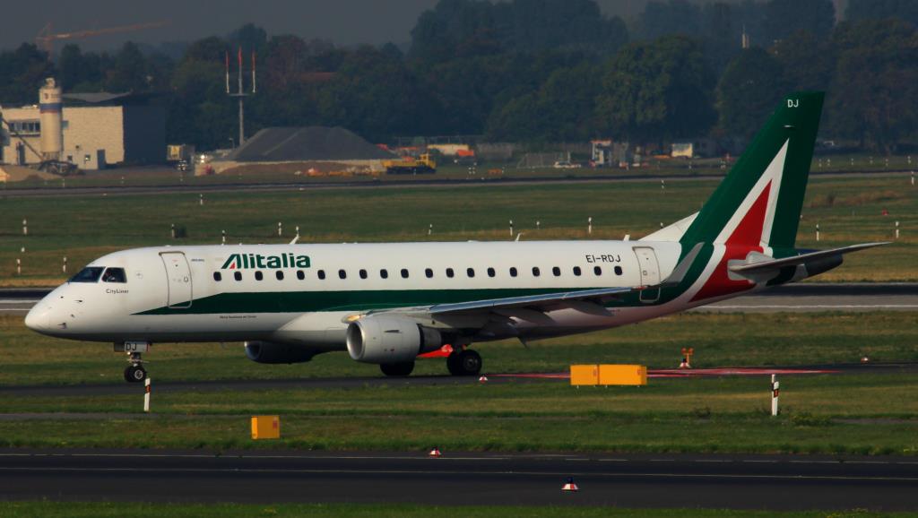 Photo of aircraft EI-RDJ operated by Alitalia