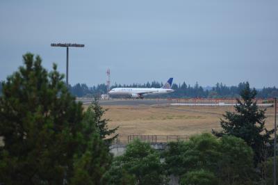 Photo of aircraft N413UA operated by United Airlines